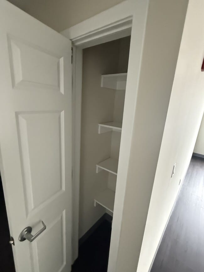 Building Photo - 695 Hamilton St