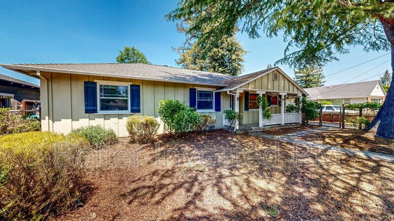 Primary Photo - 3241 Montgomery Dr