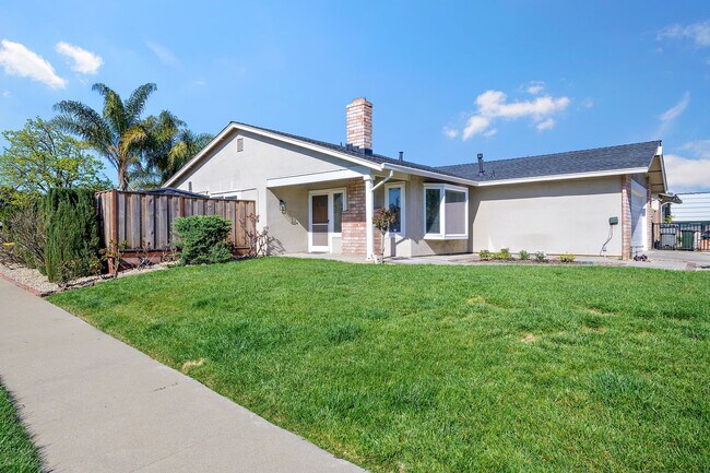 Building Photo - Completely Remodeled 3 bedroom 2 bathroom ...