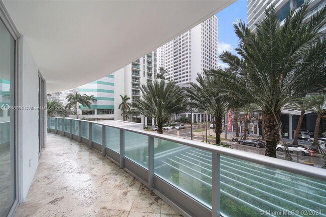 Building Photo - 1331 Brickell Bay Dr