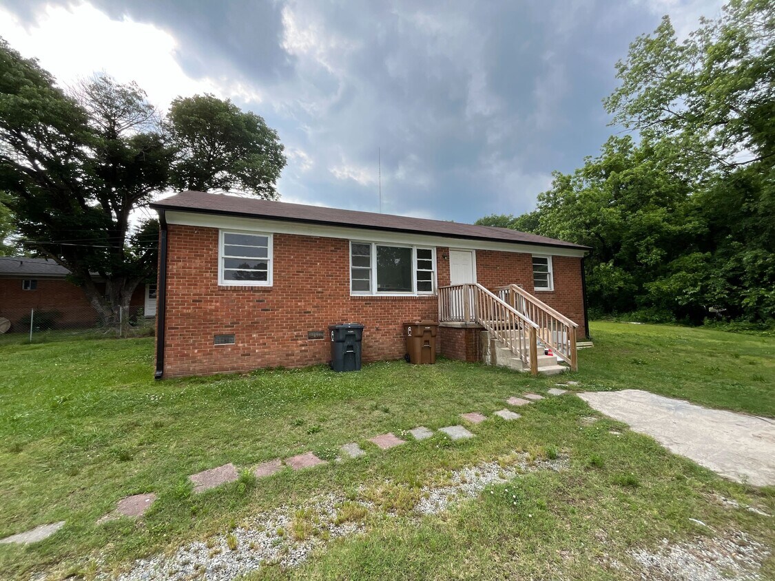 Primary Photo - 1815 Ryan St