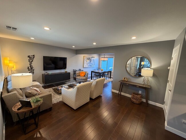 Foto del edificio - 3 Bed 2.5 Bath Townhome In Danville