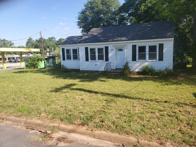 Building Photo - Newly remodeled home in Anderson SC