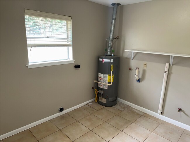 Building Photo - 11215 Mayfield Rd