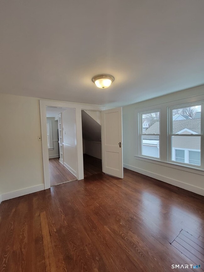 Building Photo - 14 Richard St