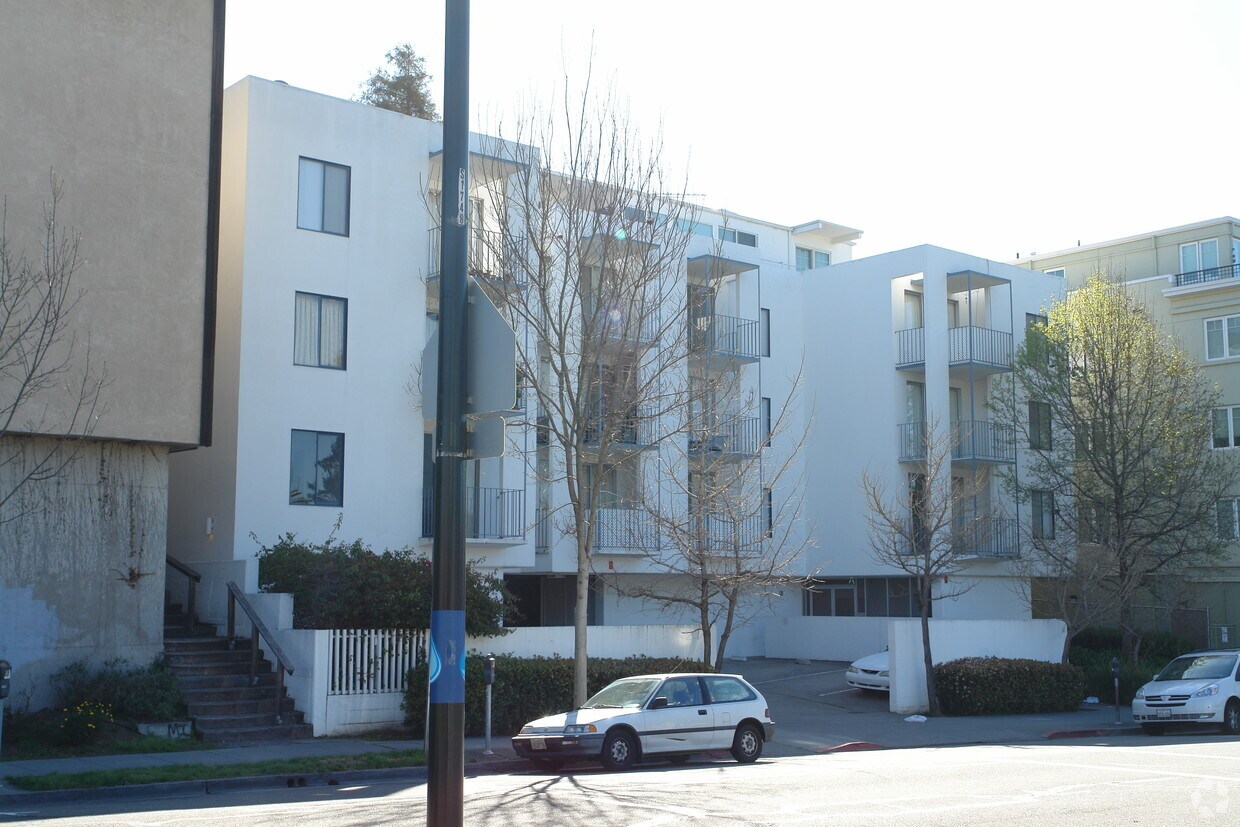 Primary Photo - 1725 Shattuck Ave