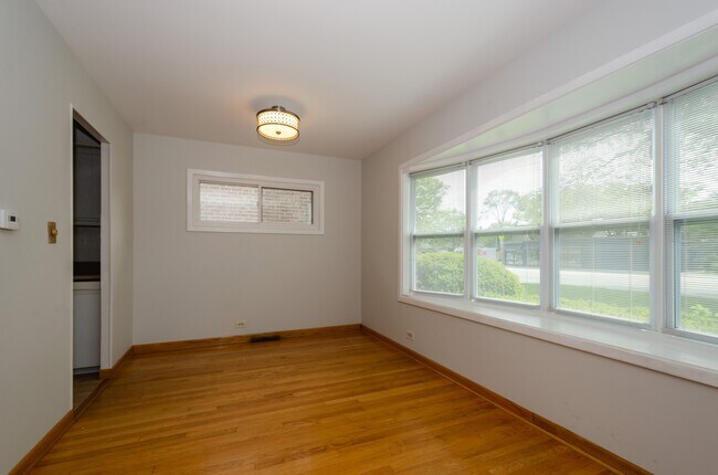 Building Photo - 512 Skokie Blvd