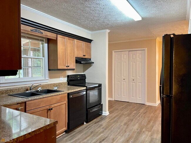 Foto del edificio - 1345 Gardner Rd NW
