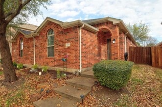 Building Photo - 5916 Round Up Ln