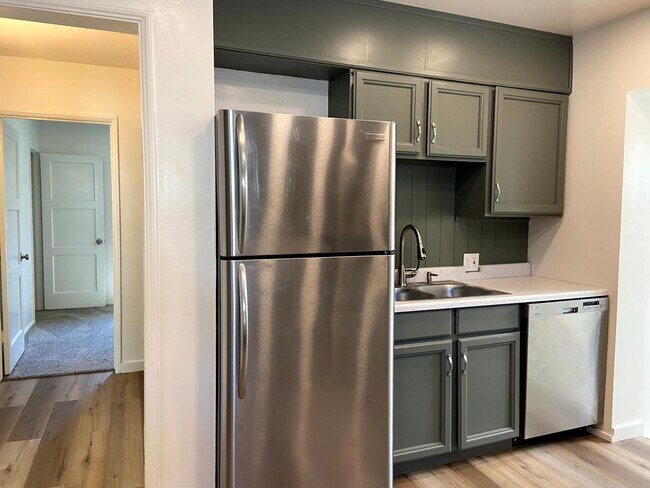 Cocina - 3855 Nordin Ave