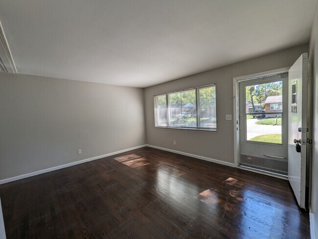 Building Photo - 3 Bedroom Brick Ranch in Spanish Lake!