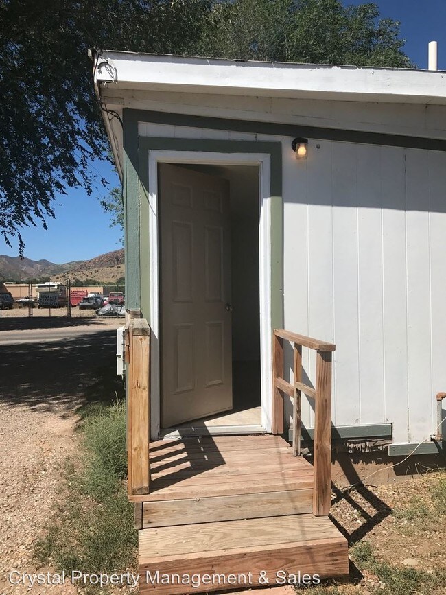 Foto del edificio - 144 Mel Rey Rd