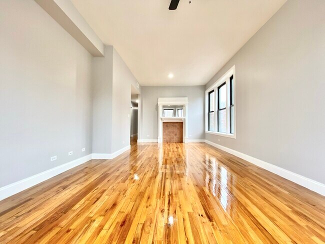 Foto del edificio - 909 W Montrose Ave