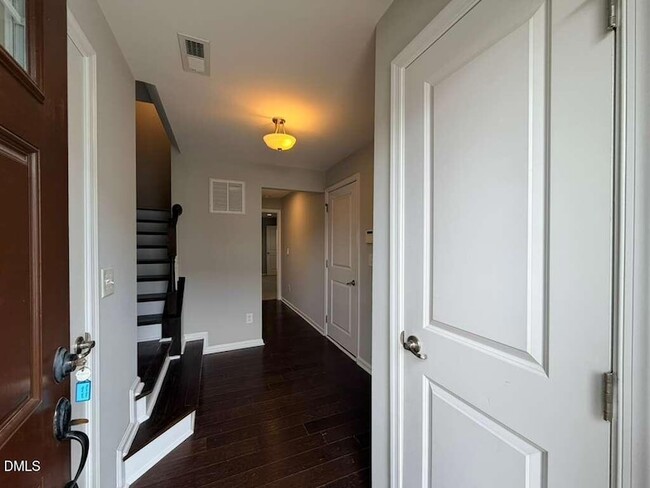 Building Photo - 112 Brier Summit Pl