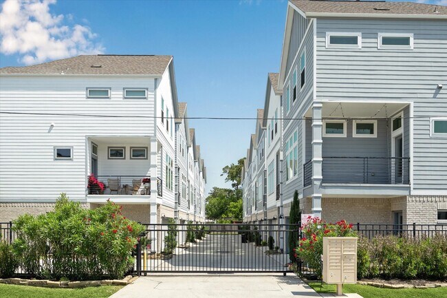 Building Photo - 622 Janisch Rd