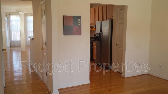 Foto del edificio - 4321 Meredith Creek Dr