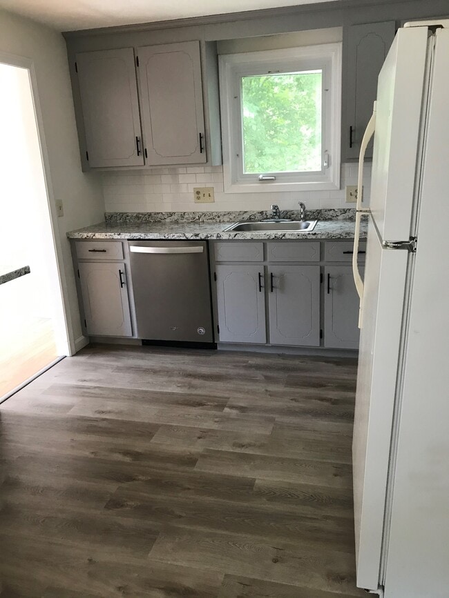 Kitchen - 24 Alden St
