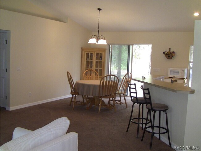 Foto del edificio - 10215 N Biscayne Dr