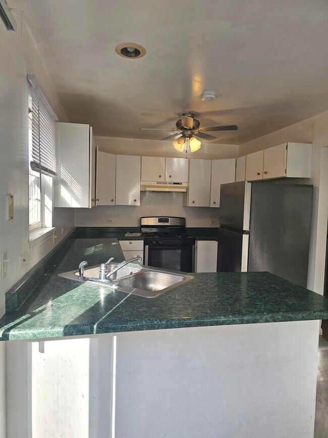 Foto del edificio - 723 Tiffany Ct