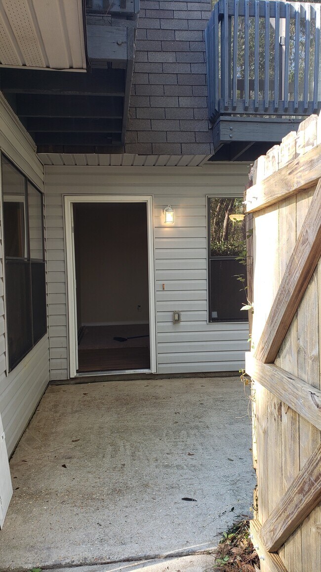 2301 W Michigan Ave, Pensacola, FL 32526 Townhome Rentals in Pensacola FL