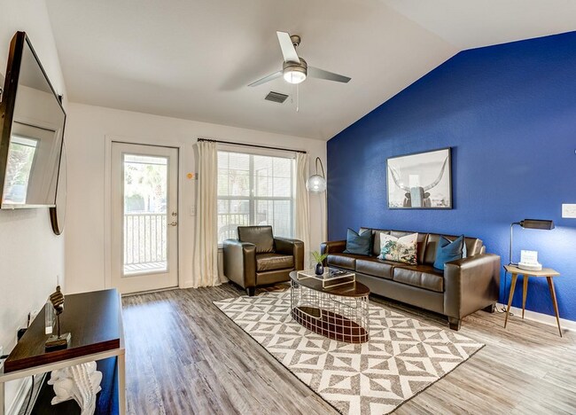 Building Photo - 4730 SW 17th Pl