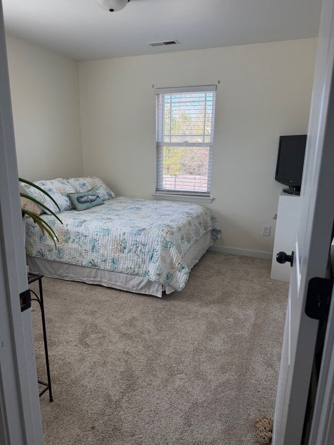 Building Photo - 423 McCall Dr