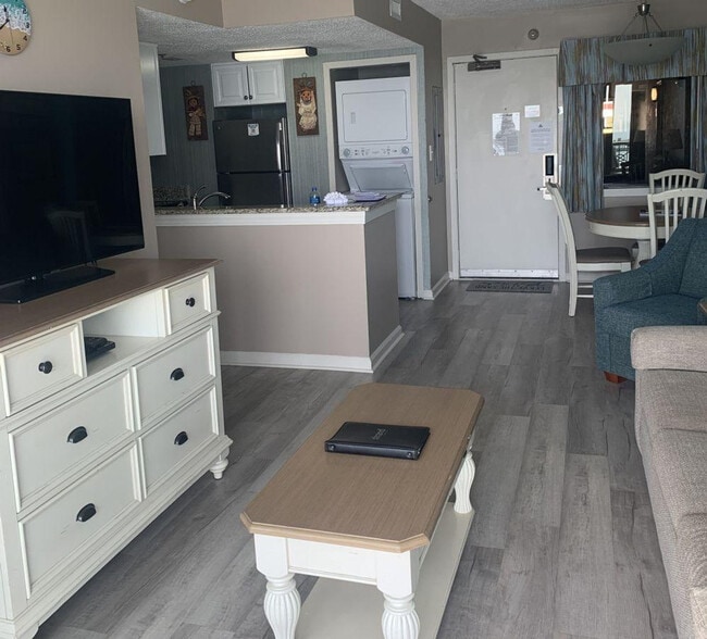 Building Photo - 6506 Somerset Dr