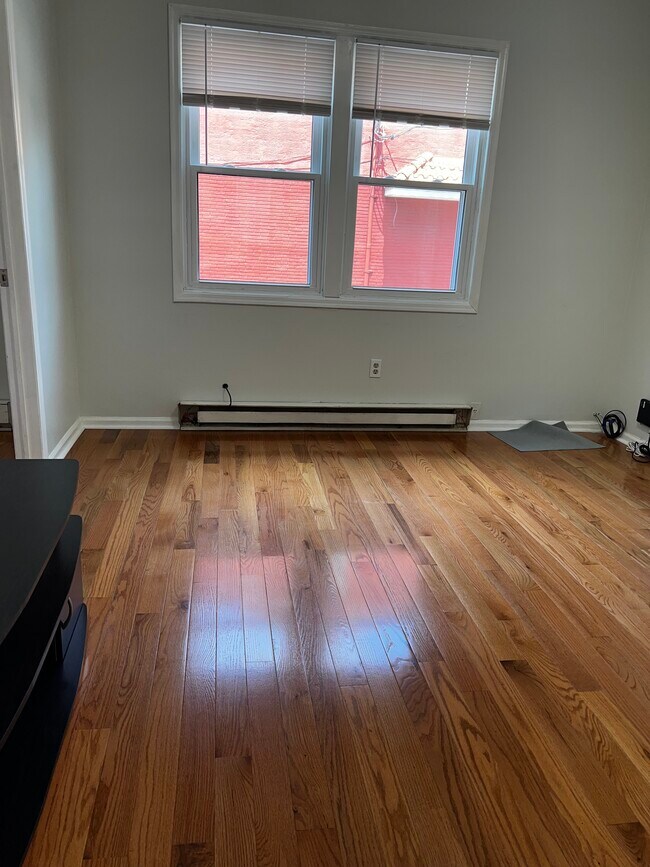 Foto del edificio - 235 Haledon Ave