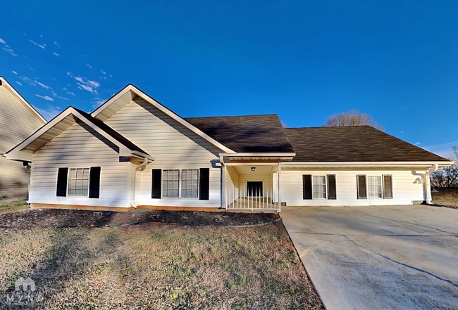 Building Photo - 3000 Tudor Dr
