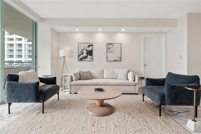 Foto del edificio - 3400 SW 27th Ave