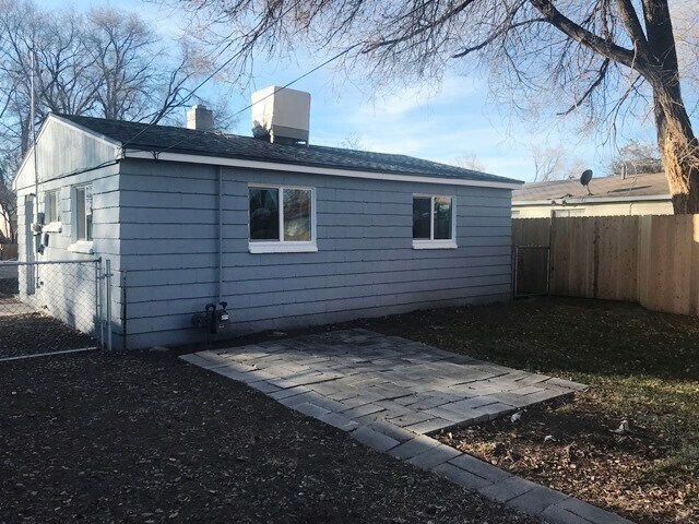 Foto del edificio - 120 E 8th N