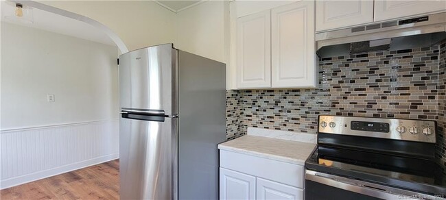 Building Photo - 109 Canaan Rd