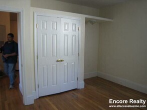 Building Photo - 62 Egmont St