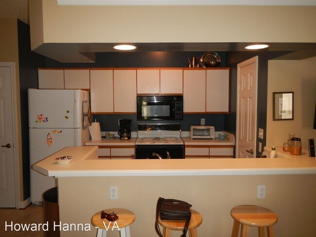 Building Photo - 2 br, 2 bath House - 3208 Jade Court #201