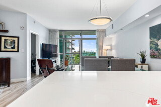 Foto del edificio - 13700 Marina Pointe Dr