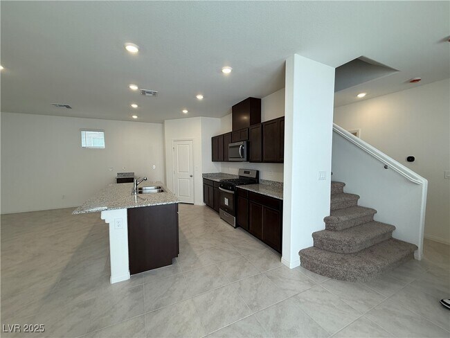 Foto del edificio - 9097 Vesey Ave