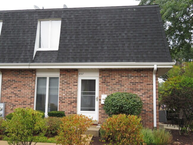 Building Photo - 457 Sunnybrook Ln