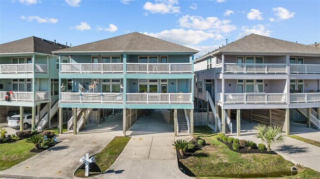 Building Photo - 715 N Bayshore Dr