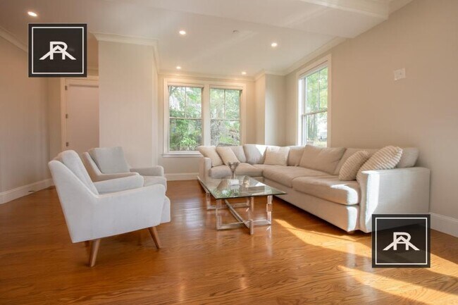 Foto del edificio - 3 bedroom in Brighton MA 02135