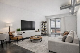 Building Photo - 9 Medford St