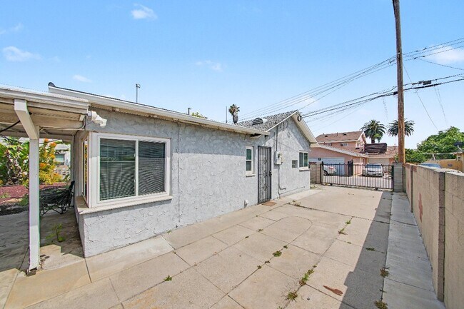 Foto del edificio - 445/2 E Alisal St