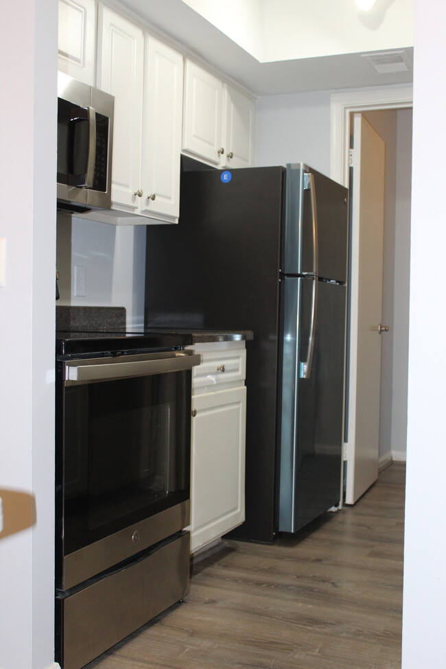 Kitchen 1 - 18302 Streamside Dr