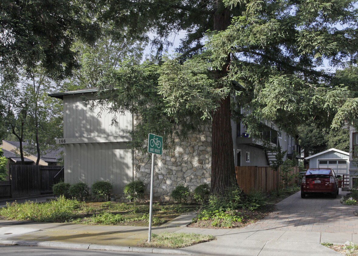 Building Photo - 166 Bryant St