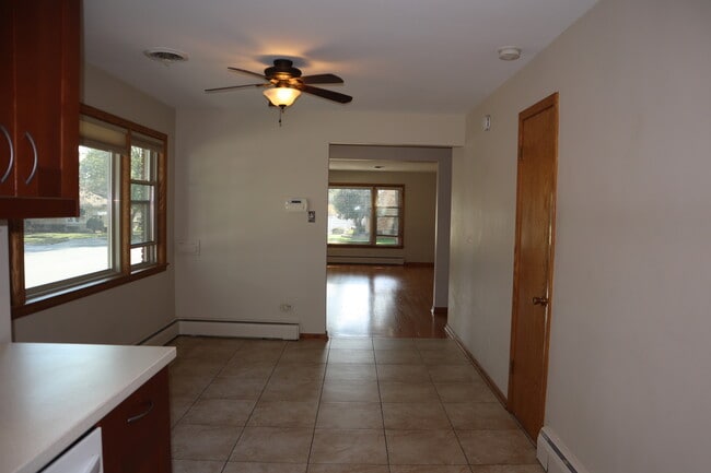 Building Photo - 2900 W 101st Pl