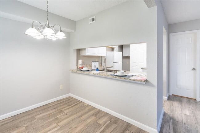 Building Photo - 1819 Briarcreek Blvd