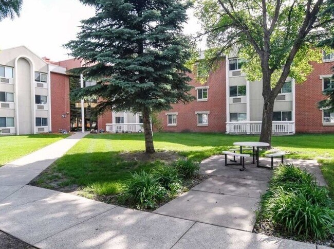 Foto del edificio - Parkwood Senior Living 55+