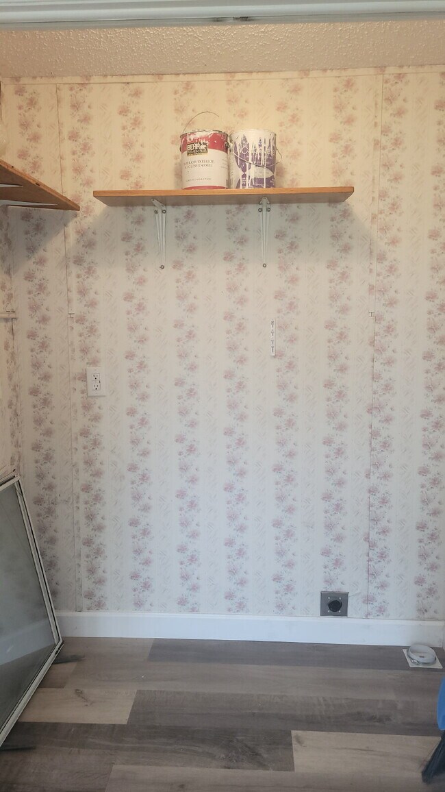 Building Photo - " 2-Bed, 2-Bath Mobile Home Retreat in Tan...