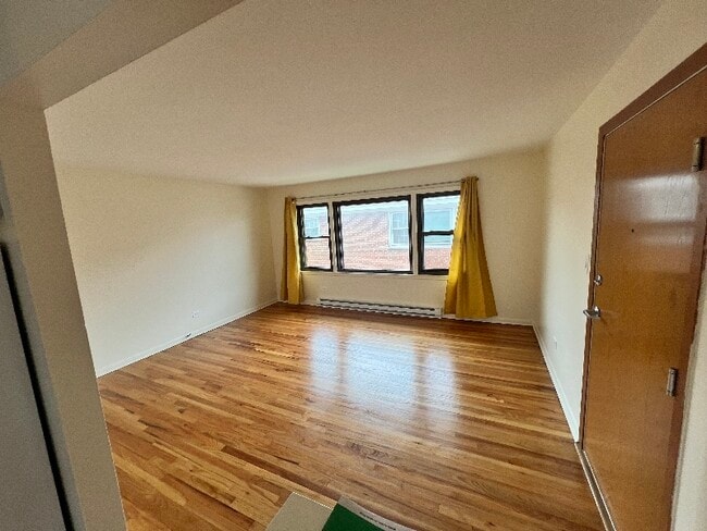 Foto del edificio - 9452 W Glenlake Ave