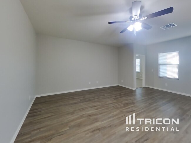 Foto del edificio - 4504 W Saddlebush Way