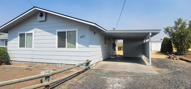 Foto del edificio - 4111/4113 SW Bear Drive